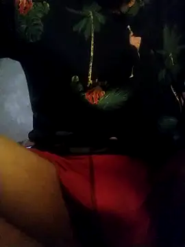 Snapshot of Bianomc1974 chatting on 10/24/25, 03:52 Bianomc1974 online show from 10/24/25, 03:52