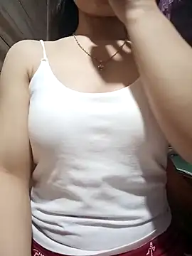 Snapshot of LucyyLy chatting on 05/05/26, 11:57 LucyyLy online show from 05/05/26, 11:57