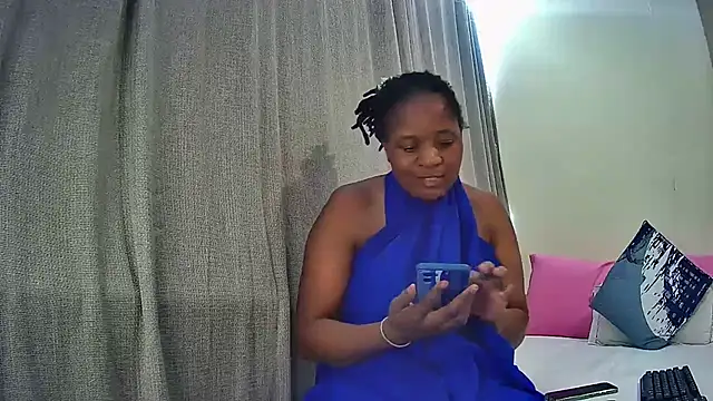 Snapshot of Sphebarbiex1 chatting on 10/17/25, 01:03 Sphebarbiex1 online show from 10/17/25, 01:03