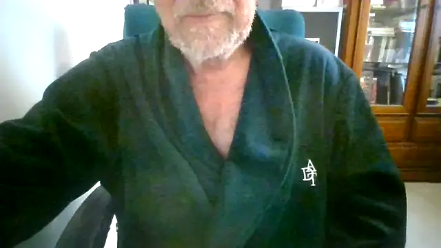 Snapshot of hpp66 chatting on 04/21/26, 03:39 hpp66 online show from 04/21/26, 03:39