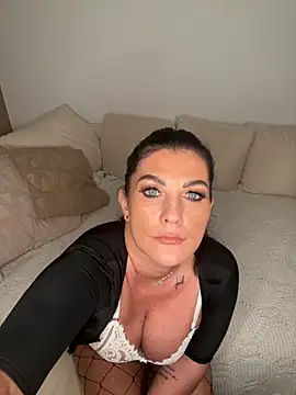 Snapshot of Nola_Luxx-offiziell chatting on 09/09/25, 06:29 Nola Luxx-offiziell online show from 09/09/25, 06:29