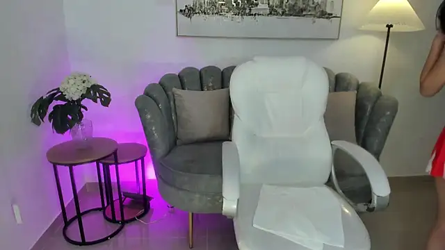 Snapshot of amara_foxx chatting on 06/20/26, 06:54 amara foxx online show from 06/20/26, 06:54