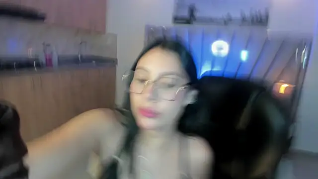 Snapshot of amara_foxx chatting on 06/21/26, 06:43 amara foxx online show from 06/21/26, 06:43