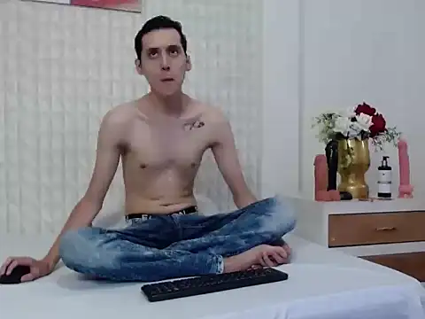 LuigiMarchetti online show from 09/29/25, 07:40