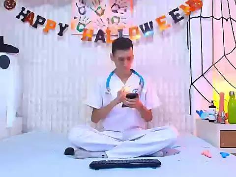 LuigiMarchetti online show from 10/30/25, 07:47