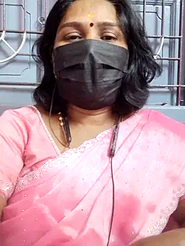 Snapshot of Tamil_Azhaghi25 chatting on 06/14/26, 06:10 Tamil Azhaghi25 online show from 06/14/26, 06:10