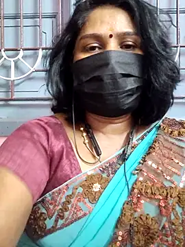 Snapshot of Tamil_Azhaghi25 chatting on 06/19/26, 06:45 Tamil Azhaghi25 online show from 06/19/26, 06:45