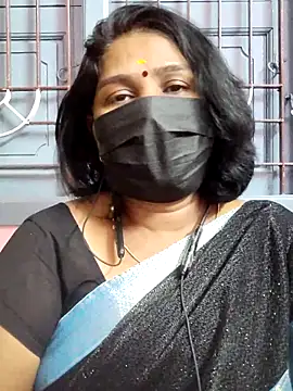 Snapshot of Tamil_Azhaghi25 chatting on 06/22/26, 06:16 Tamil Azhaghi25 online show from 06/22/26, 06:16
