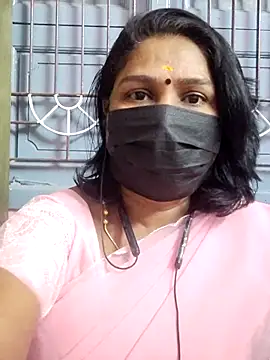 Snapshot of Tamil_Azhaghi25 chatting on 06/24/26, 01:32 Tamil Azhaghi25 online show from 06/24/26, 01:32