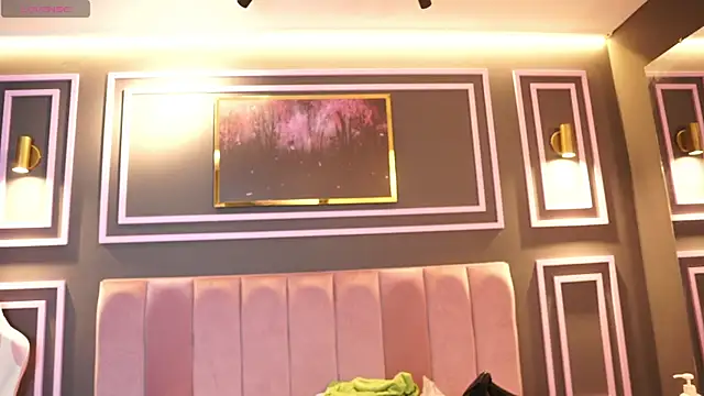 Tayler Kim online show from 11/09/25, 04:16