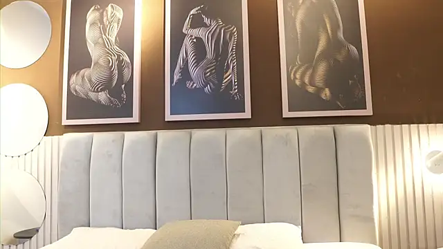 Snapshot of Tayler_Kim chatting on 12/21/25, 04:25 Tayler Kim online show from 12/21/25, 04:25