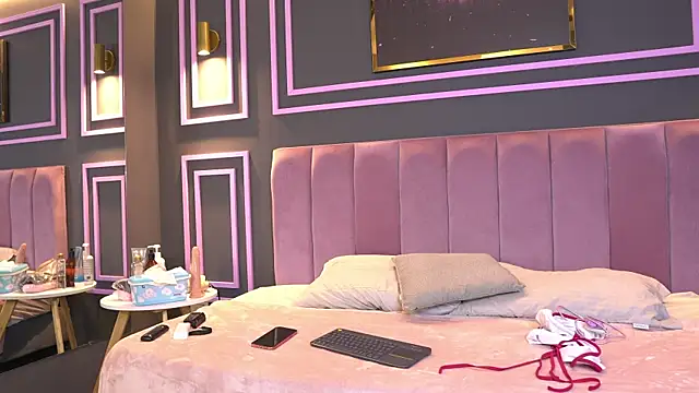 Snapshot of Tayler_Kim chatting on 01/11/26, 04:23 Tayler Kim online show from 01/11/26, 04:23