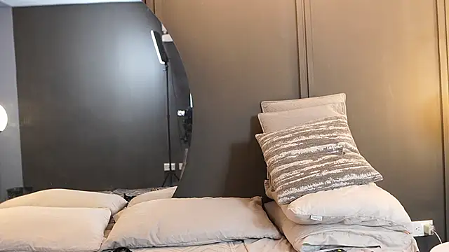 Snapshot of Tayler_Kim chatting on 01/17/26, 06:44 Tayler Kim online show from 01/17/26, 06:44