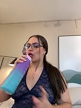 Snapshot of Tayler_Kim chatting on 02/21/26, 06:42 Tayler Kim online show from 02/21/26, 06:42