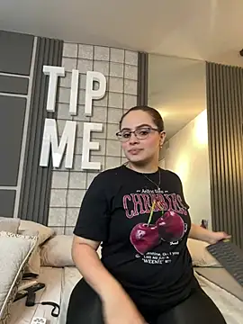 Snapshot of Tayler_Kim chatting on 03/14/26, 06:46 Tayler Kim online show from 03/14/26, 06:46