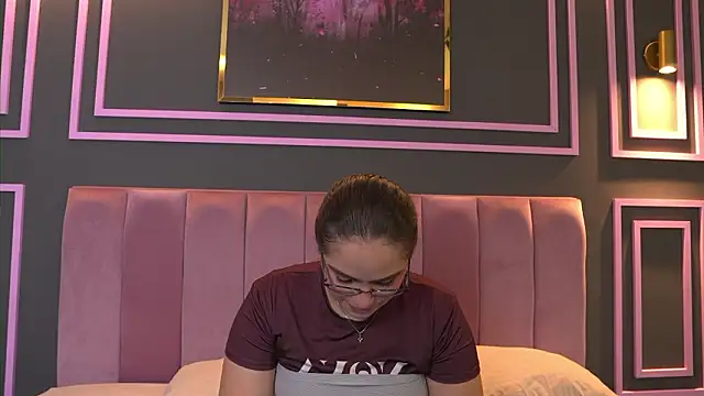 Snapshot of Tayler_Kim chatting on 03/15/26, 04:35 Tayler Kim online show from 03/15/26, 04:35