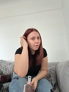 Snapshot of RoseMaee chatting on 10/08/25, 12:25 RoseMaee online show from 10/08/25, 12:25