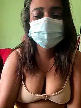 Snapshot of tamil_Nila_ chatting on 10/08/25, 09:40 tamil Nila  online show from 10/08/25, 09:40