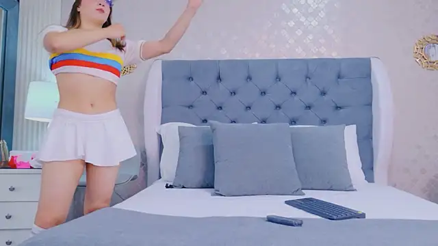 ZoeWilliis online show from 06/20/26, 01:03