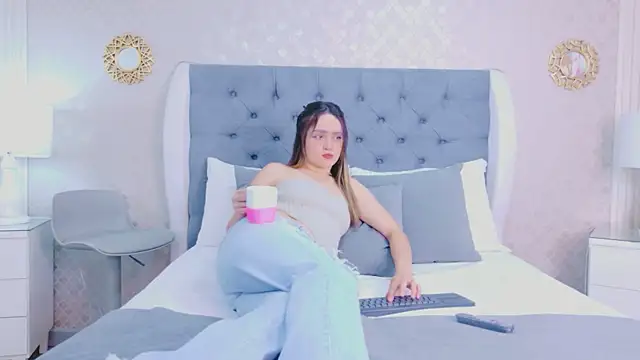 ZoeWilliis online show from 06/22/26, 11:07