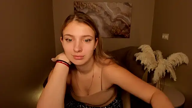 Snapshot of MilinaMorris chatting on 09/25/25, 01:20 MilinaMorris online show from 09/25/25, 01:20