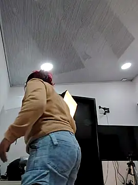 Snapshot of cherry_canndy_ chatting on 09/23/25, 10:40 cherry canndy  online show from 09/23/25, 10:40