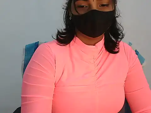 Hott Noor online show from 11/22/25, 04:06