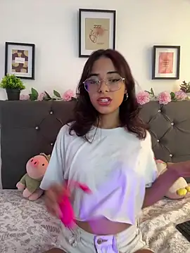 Im Lyan online show from 11/14/25, 04:28