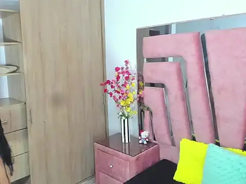 MaraKarly online show from 11/10/25, 07:35