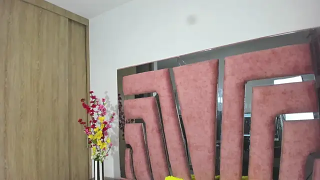 MaraKarly online show from 12/23/25, 07:17