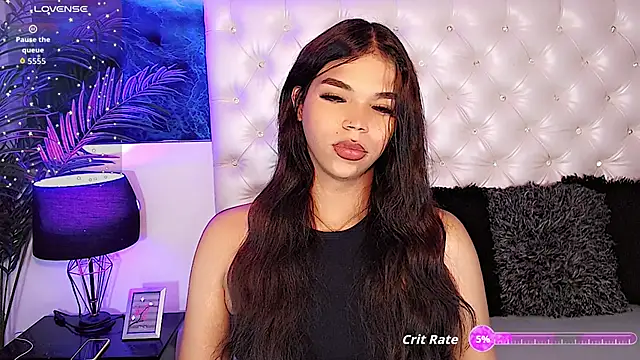 Valeria Swett  online show from 11/07/25, 04:56