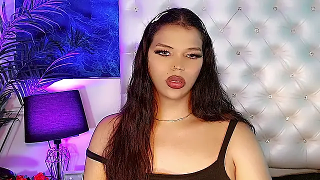 Valeria Swett  online show from 03/08/26, 02:04