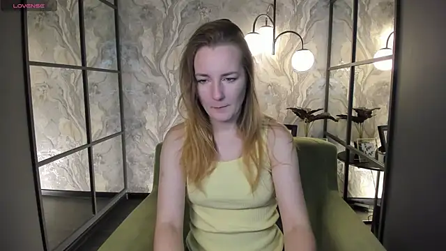 Snapshot of MeggySun chatting on 09/29/25, 06:29 MeggySun online show from 09/29/25, 06:29