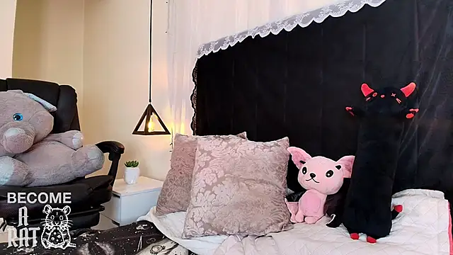 IvyBelle  online show from 05/11/26, 02:56