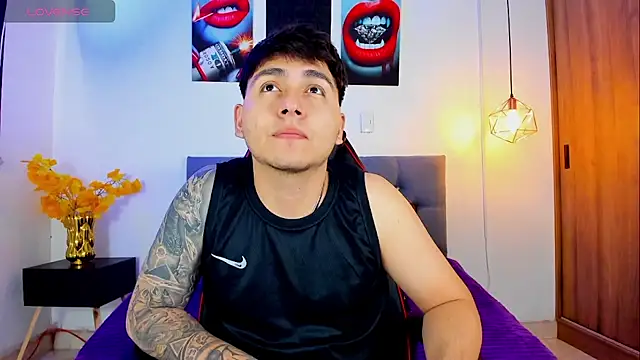 Nicolas James Sc online show from 11/07/25, 01:44