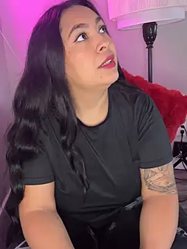 Snapshot of latina_curvy22 chatting on 02/20/26, 09:04 latina curvy22 online show from 02/20/26, 09:04