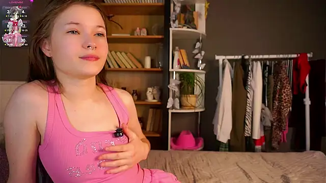 LynHillaire online show from 12/05/25, 11:08