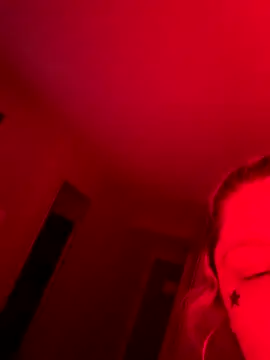 Snapshot of bbwbubbles77 chatting on 12/16/25, 05:01 bbwbubbles77 online show from 12/16/25, 05:01