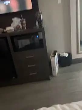 Snapshot of bbwbubbles77 chatting on 12/16/25, 07:19 bbwbubbles77 online show from 12/16/25, 07:19