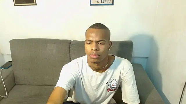 criss zuri online show from 10/06/25, 11:51