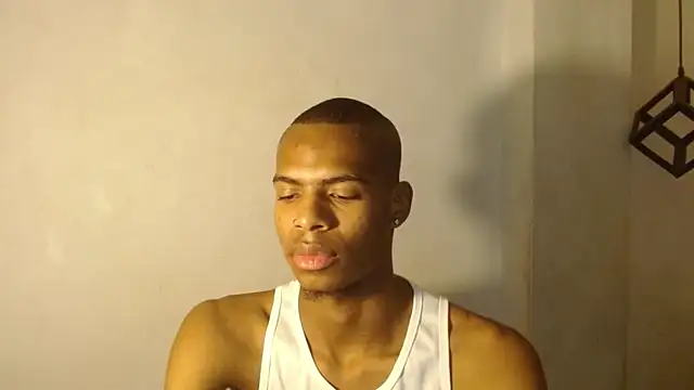 criss zuri online show from 10/08/25, 11:41