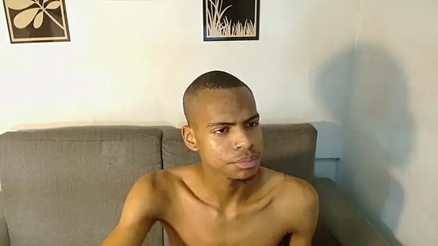 criss zuri online show from 10/10/25, 11:53