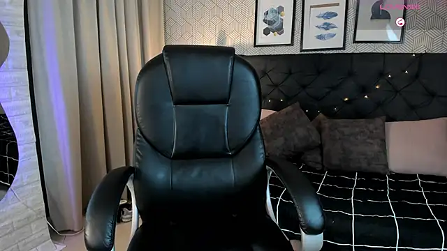 sophie  blare online show from 03/17/26, 08:01