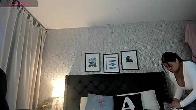 sophie  blare online show from 04/29/26, 07:31