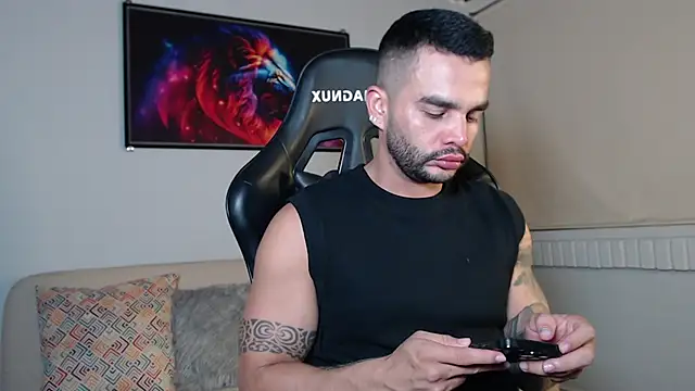 Bruno De Lucaa  online show from 09/14/25, 02:22