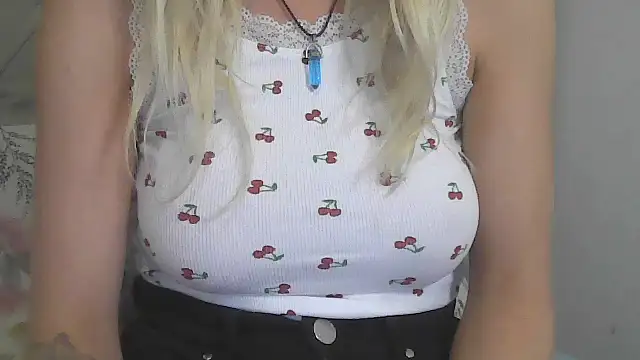 Snapshot of flirty_babe_x chatting on 07/24/26, 12:30 flirty babe x online show from 07/24/26, 12:30