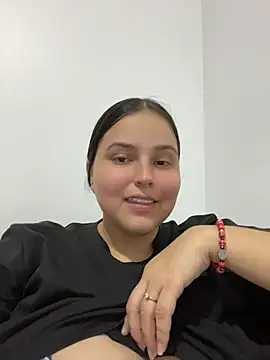 Snapshot of mia-08martinez_ chatting on 07/08/26, 01:21 mia-08martinez online show from 07/08/26, 01:21