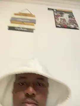 Snapshot of DaddyMyles chatting on 07/27/26, 08:27 DaddyMyles online show from 07/27/26, 08:27