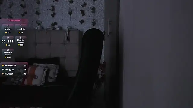 Snapshot of Scarlett_Hot7 chatting on 09/21/25, 04:30 Scarlett Hot7 online show from 09/21/25, 04:30