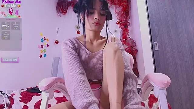 Snapshot of MeganRouss74 chatting on 12/21/25, 05:31 MeganRouss74 online show from 12/21/25, 05:31